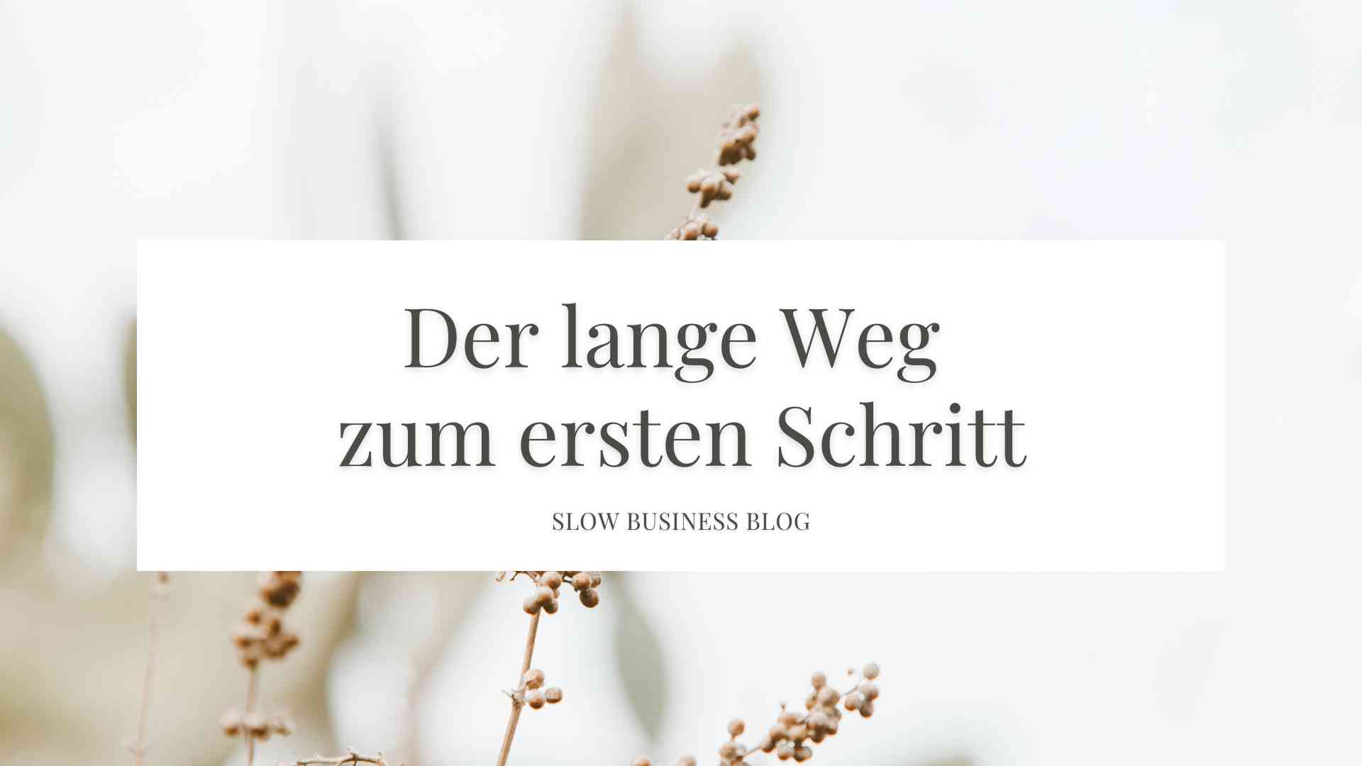 Titelbild mit zarten beigen Blütenknospen